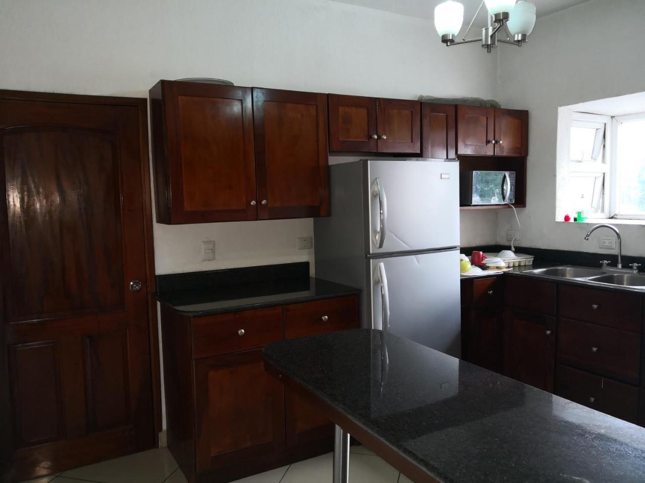 Apartamentos Comodos Cerca Del Aeropuerto Гватемала Экстерьер фото